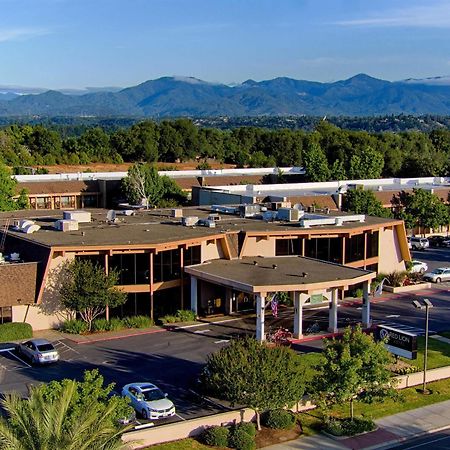 Red Lion Hotel Redding Exterior photo