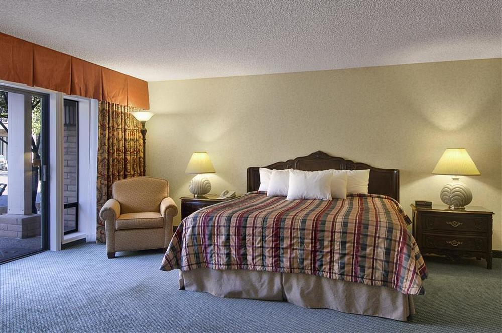 Red Lion Hotel Redding Room photo